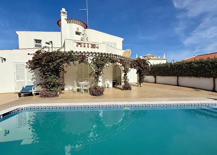 #278 Fonte Dos Leoes By Holidays 빌라 *