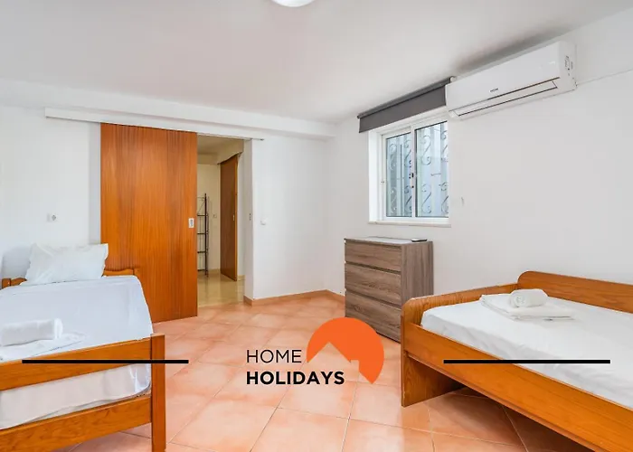 #278 Fonte Dos Leoes By Holidays Villa